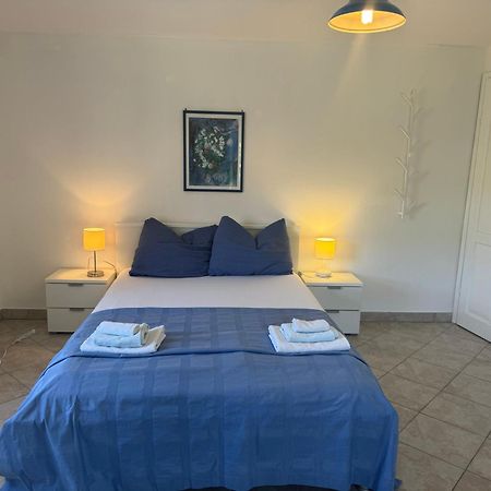 Mediterranes Ferienhaus M. Terrasse Veli Lošinj Екстериор снимка