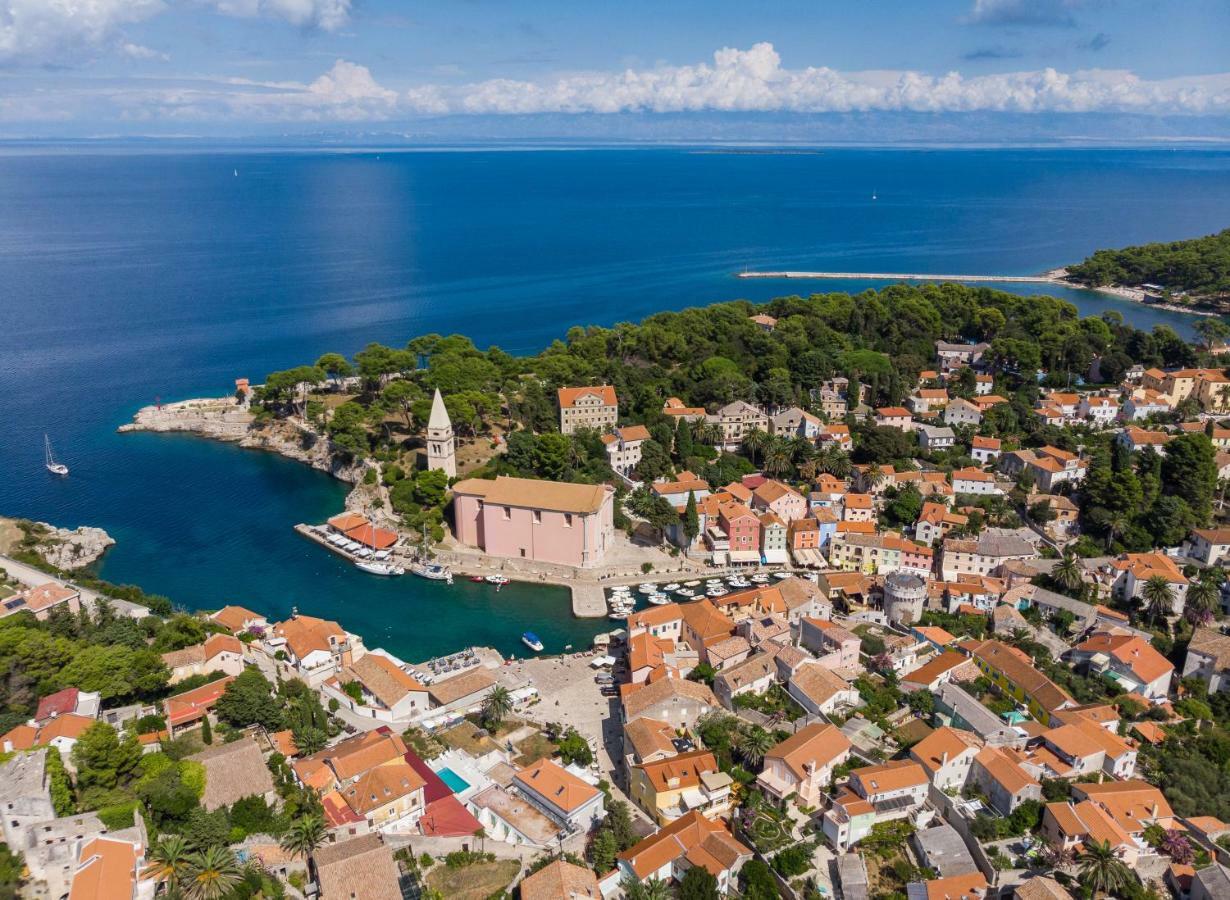 Mediterranes Ferienhaus M. Terrasse Veli Lošinj Екстериор снимка