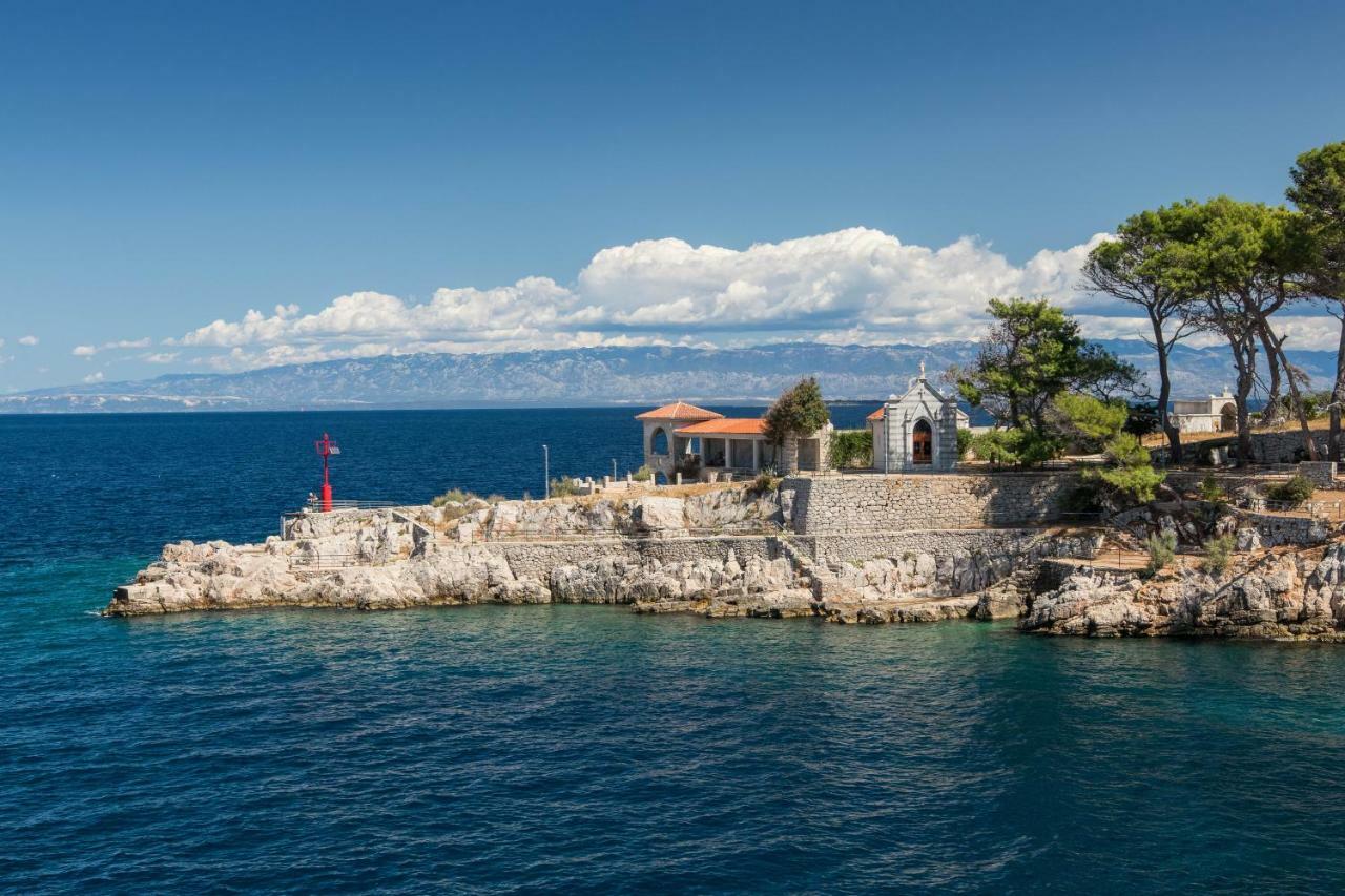 Mediterranes Ferienhaus M. Terrasse Veli Lošinj Екстериор снимка